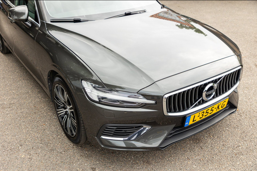 Volvo V60 2.0 T8 Twin Engine AWD Inscription Panoramadak I Leder I Adaptive Cruise I Pilot Assist I Blis I Lane Keeping I Trekhaak