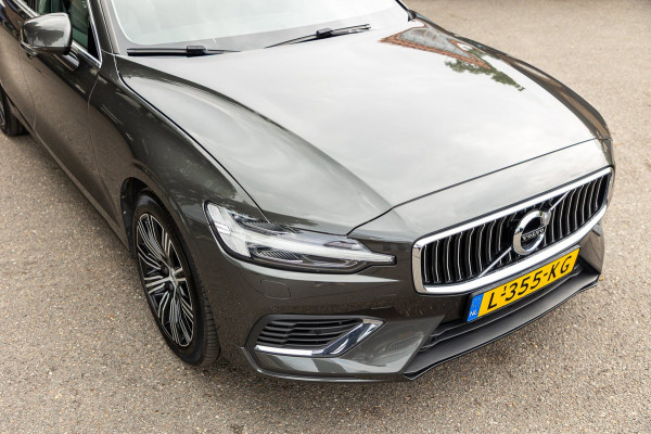 Volvo V60 2.0 T8 Twin Engine AWD Inscription Panoramadak I Leder I Adaptive Cruise I Pilot Assist I Blis I Lane Keeping I Trekhaak