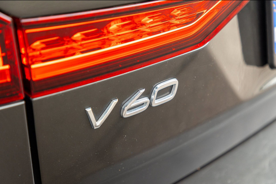 Volvo V60 2.0 T8 Twin Engine AWD Inscription Panoramadak I Leder I Adaptive Cruise I Pilot Assist I Blis I Lane Keeping I Trekhaak