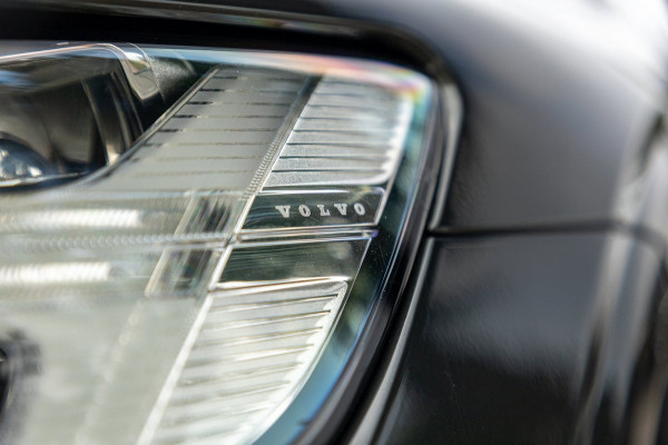 Volvo V60 2.0 T8 Twin Engine AWD Inscription Panoramadak I Leder I Adaptive Cruise I Pilot Assist I Blis I Lane Keeping I Trekhaak