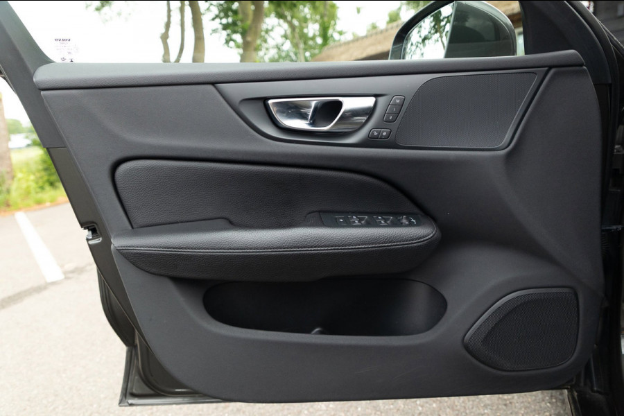 Volvo V60 2.0 T8 Twin Engine AWD Inscription Panoramadak I Leder I Adaptive Cruise I Pilot Assist I Blis I Lane Keeping I Trekhaak