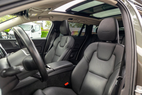 Volvo V60 2.0 T8 Twin Engine AWD Inscription Panoramadak I Leder I Adaptive Cruise I Pilot Assist I Blis I Lane Keeping I Trekhaak
