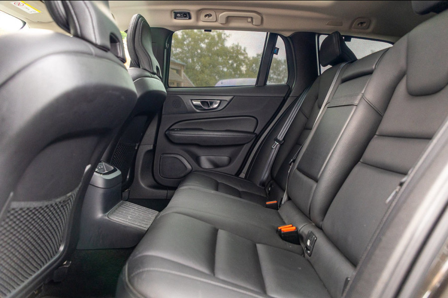 Volvo V60 2.0 T8 Twin Engine AWD Inscription Panoramadak I Leder I Adaptive Cruise I Pilot Assist I Blis I Lane Keeping I Trekhaak