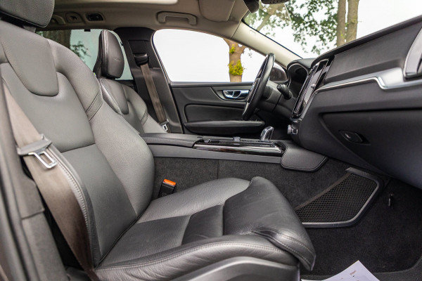 Volvo V60 2.0 T8 Twin Engine AWD Inscription Panoramadak I Leder I Adaptive Cruise I Pilot Assist I Blis I Lane Keeping I Trekhaak