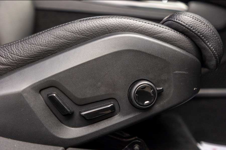 Volvo V60 2.0 T8 Twin Engine AWD Inscription Panoramadak I Leder I Adaptive Cruise I Pilot Assist I Blis I Lane Keeping I Trekhaak