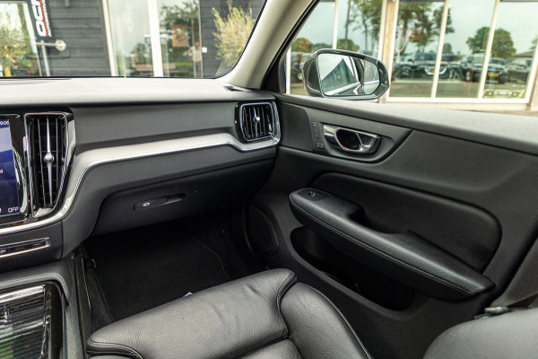 Volvo V60 2.0 T8 Twin Engine AWD Inscription Panoramadak I Leder I Adaptive Cruise I Pilot Assist I Blis I Lane Keeping I Trekhaak