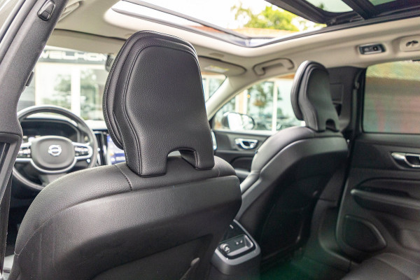 Volvo V60 2.0 T8 Twin Engine AWD Inscription Panoramadak I Leder I Adaptive Cruise I Pilot Assist I Blis I Lane Keeping I Trekhaak
