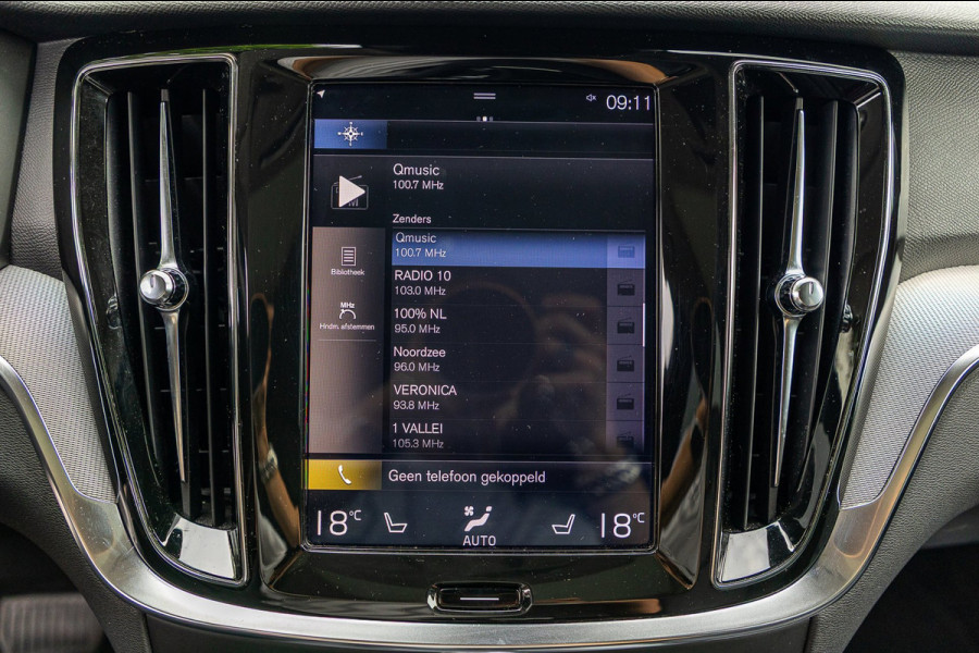 Volvo V60 2.0 T8 Twin Engine AWD Inscription Panoramadak I Leder I Adaptive Cruise I Pilot Assist I Blis I Lane Keeping I Trekhaak
