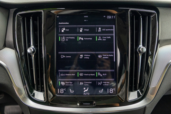 Volvo V60 2.0 T8 Twin Engine AWD Inscription Panoramadak I Leder I Adaptive Cruise I Pilot Assist I Blis I Lane Keeping I Trekhaak