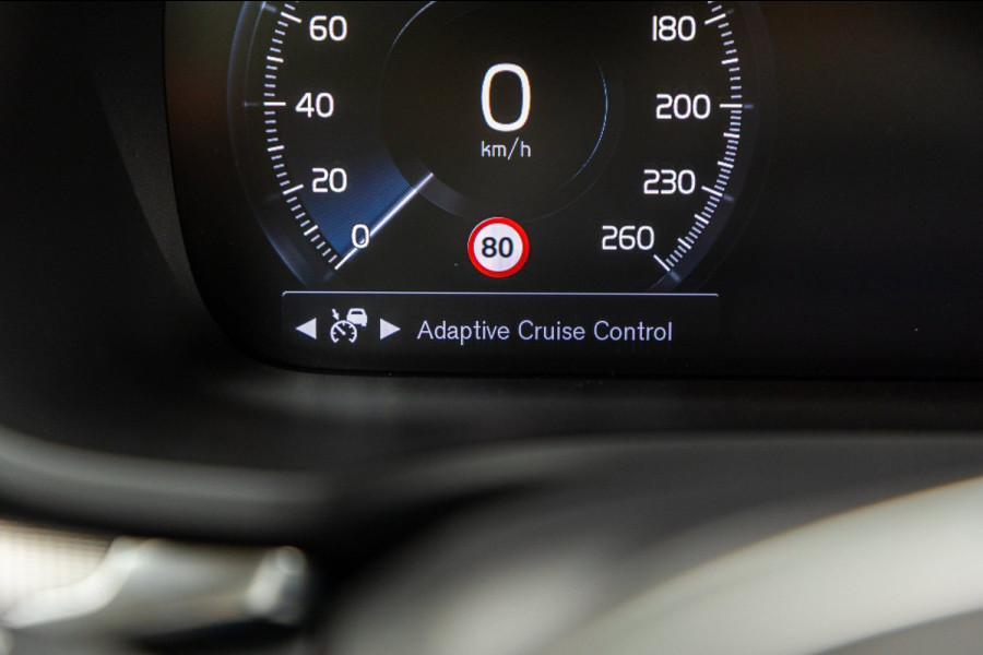 Volvo V60 2.0 T8 Twin Engine AWD Inscription Panoramadak I Leder I Adaptive Cruise I Pilot Assist I Blis I Lane Keeping I Trekhaak