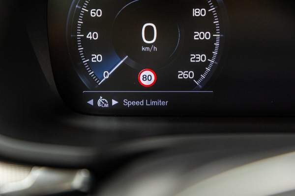 Volvo V60 2.0 T8 Twin Engine AWD Inscription Panoramadak I Leder I Adaptive Cruise I Pilot Assist I Blis I Lane Keeping I Trekhaak