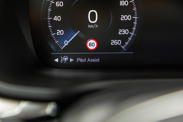 Volvo V60 2.0 T8 Twin Engine AWD Inscription Panoramadak I Leder I Adaptive Cruise I Pilot Assist I Blis I Lane Keeping I Trekhaak