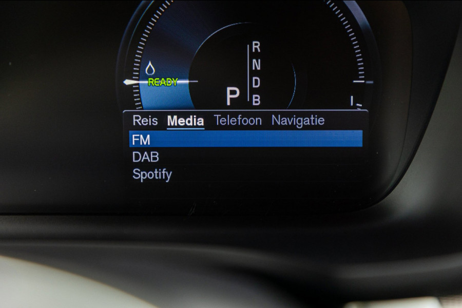 Volvo V60 2.0 T8 Twin Engine AWD Inscription Panoramadak I Leder I Adaptive Cruise I Pilot Assist I Blis I Lane Keeping I Trekhaak