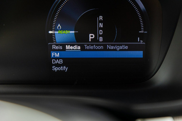 Volvo V60 2.0 T8 Twin Engine AWD Inscription Panoramadak I Leder I Adaptive Cruise I Pilot Assist I Blis I Lane Keeping I Trekhaak