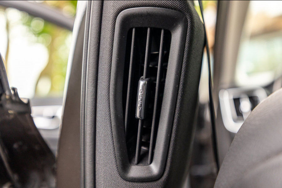 Volvo V60 2.0 T8 Twin Engine AWD Inscription Panoramadak I Leder I Adaptive Cruise I Pilot Assist I Blis I Lane Keeping I Trekhaak