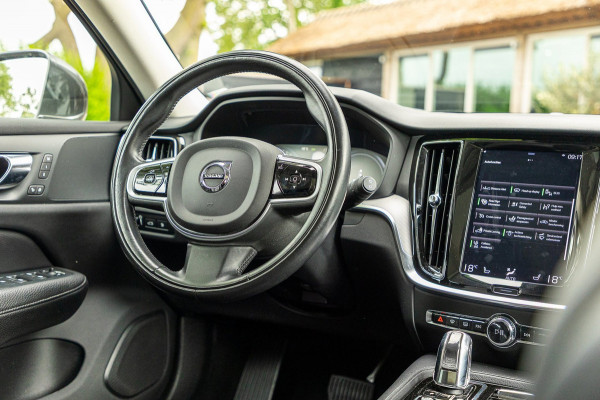 Volvo V60 2.0 T8 Twin Engine AWD Inscription Panoramadak I Leder I Adaptive Cruise I Pilot Assist I Blis I Lane Keeping I Trekhaak