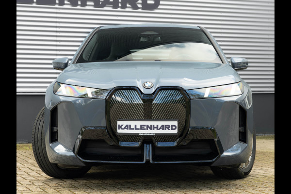BMW iX xDrive60 112kWh - M-Sport - Trekhaak - ACC - M-Zetels - Head-up - Harman Kardon