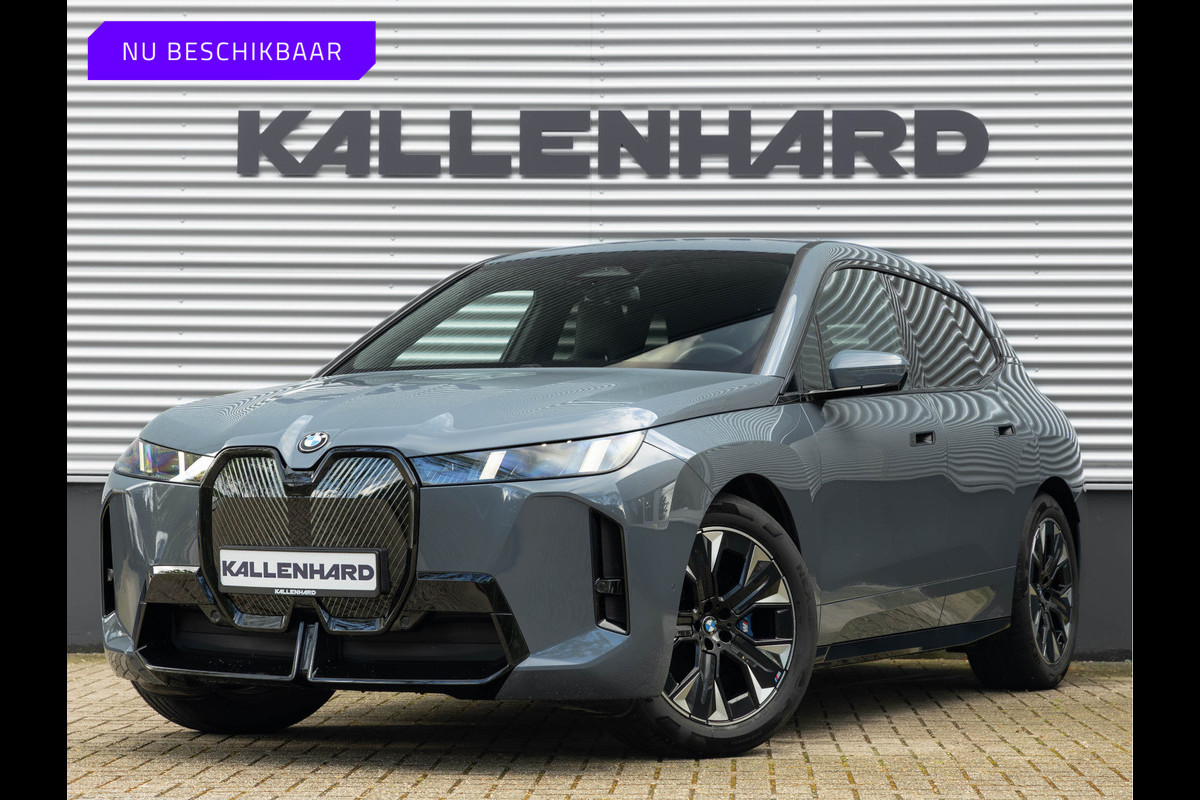 BMW iX xDrive60 112kWh - M-Sport - Trekhaak - ACC - M-Zetels - Head-up - Harman Kardon