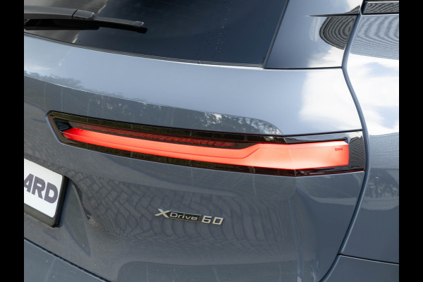 BMW iX xDrive60 112kWh - M-Sport - Trekhaak - ACC - M-Zetels - Head-up - Harman Kardon
