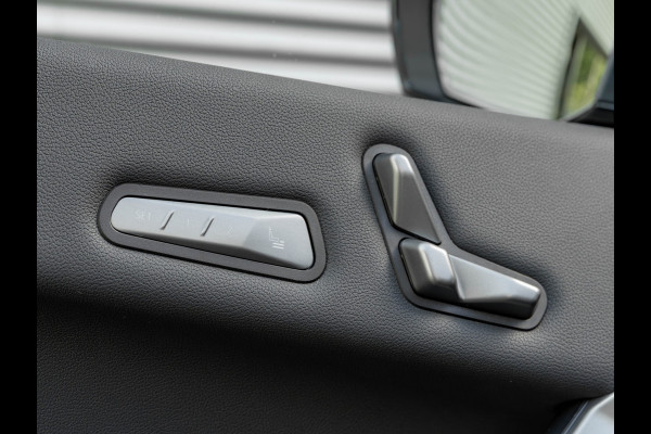 BMW iX xDrive60 112kWh - M-Sport - Trekhaak - ACC - M-Zetels - Head-up - Harman Kardon