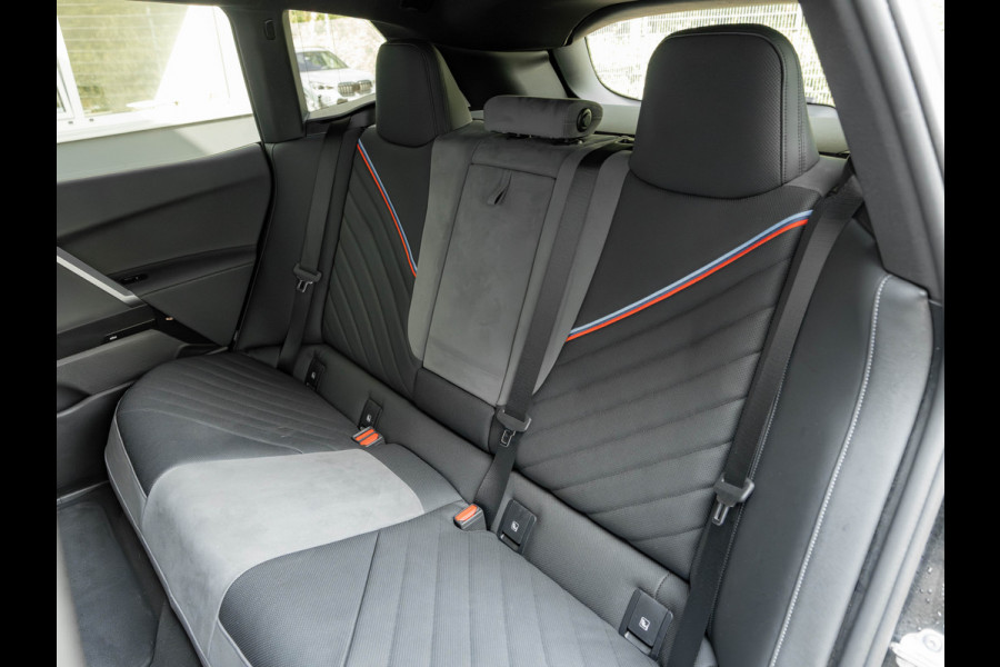BMW iX xDrive60 112kWh - M-Sport - Trekhaak - ACC - M-Zetels - Head-up - Harman Kardon