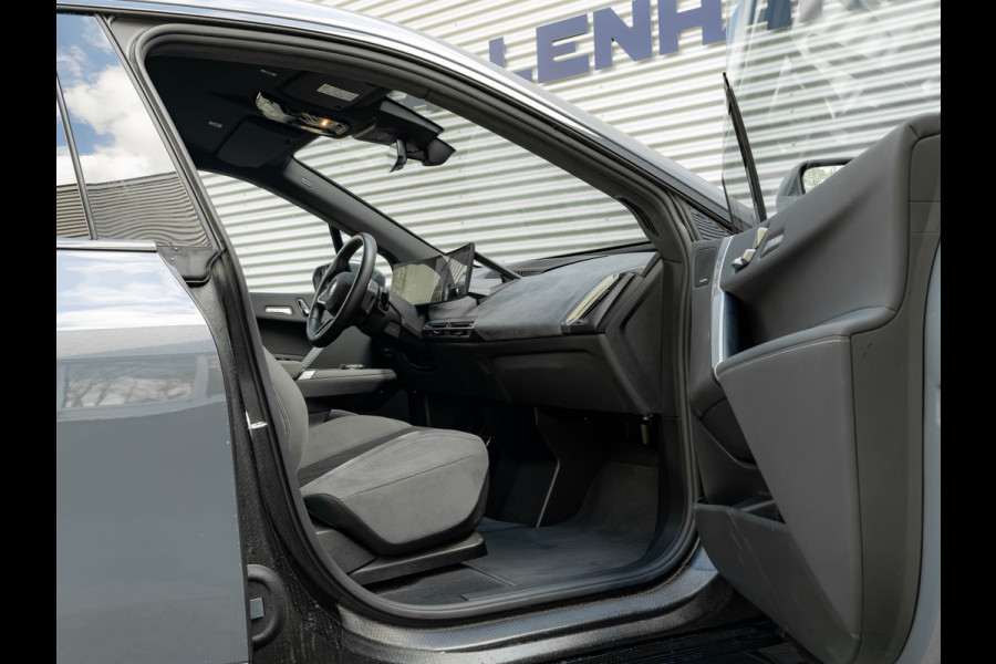 BMW iX xDrive60 112kWh - M-Sport - Trekhaak - ACC - M-Zetels - Head-up - Harman Kardon