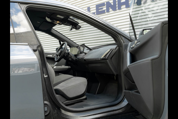 BMW iX xDrive60 112kWh - M-Sport - Trekhaak - ACC - M-Zetels - Head-up - Harman Kardon