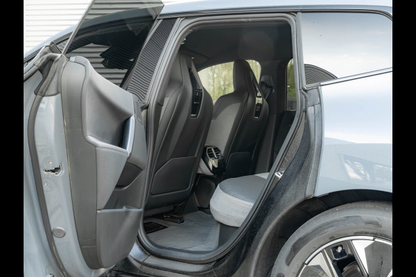 BMW iX xDrive60 112kWh - M-Sport - Trekhaak - ACC - M-Zetels - Head-up - Harman Kardon