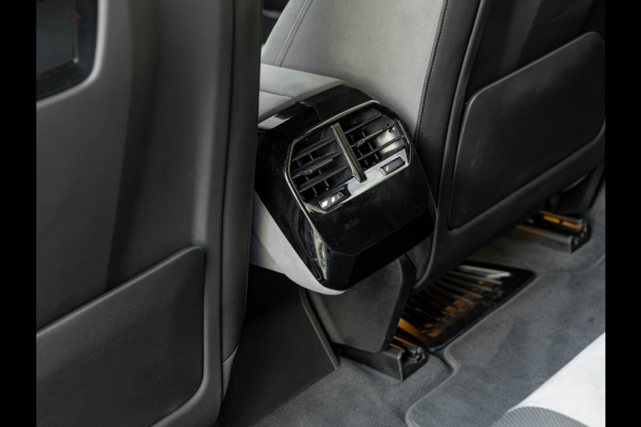 BMW iX xDrive60 112kWh - M-Sport - Trekhaak - ACC - M-Zetels - Head-up - Harman Kardon