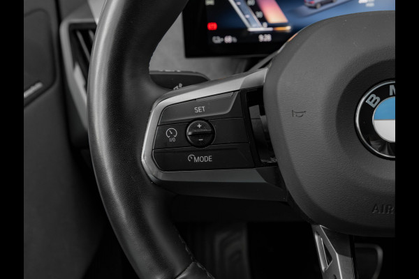BMW iX xDrive60 112kWh - M-Sport - Trekhaak - ACC - M-Zetels - Head-up - Harman Kardon