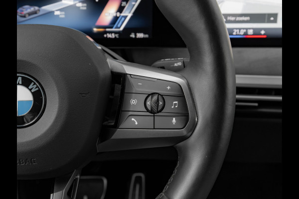 BMW iX xDrive60 112kWh - M-Sport - Trekhaak - ACC - M-Zetels - Head-up - Harman Kardon