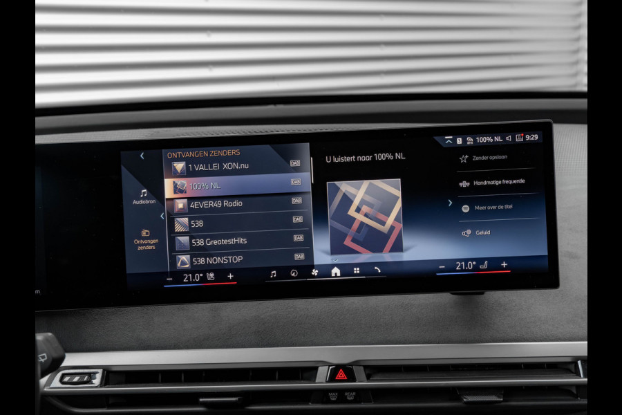 BMW iX xDrive60 112kWh - M-Sport - Trekhaak - ACC - M-Zetels - Head-up - Harman Kardon