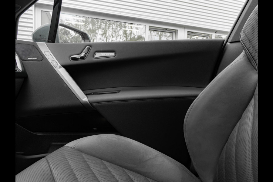 BMW iX xDrive60 112kWh - M-Sport - Trekhaak - ACC - M-Zetels - Head-up - Harman Kardon