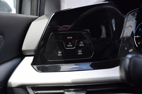 Volkswagen Golf Variant 1.0 TSI Life | Apple CarPlay | LED | Camera | ACC