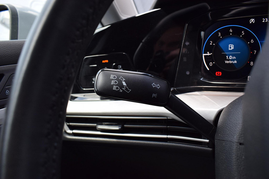 Volkswagen Golf Variant 1.0 TSI Life | Apple CarPlay | LED | Camera | ACC