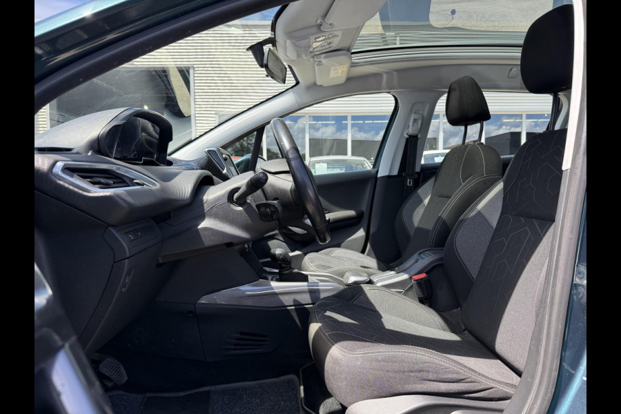 Peugeot 2008 1.2 PureTech Blue Lion 2e Eigenaar|Navi|Pano|Carplay|D-riem vv in 2024|Trekhaak|Airco|Cruise|PDC|N.A.P|APK tot 02-2027