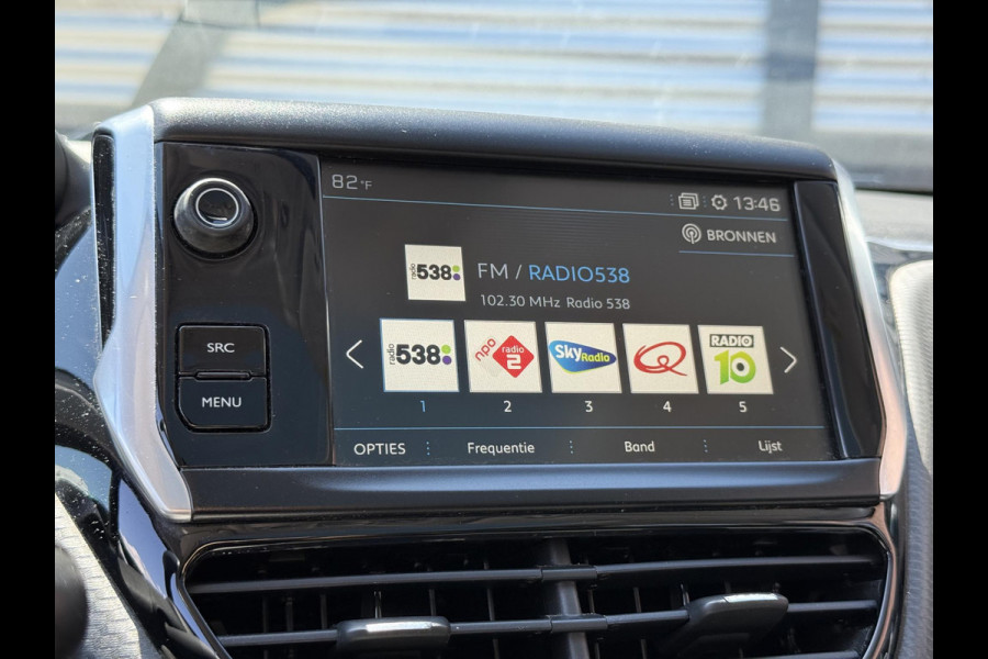 Peugeot 2008 1.2 PureTech Blue Lion 2e Eigenaar|Navi|Pano|Carplay|D-riem vv in 2024|Trekhaak|Airco|Cruise|PDC|N.A.P|APK tot 02-2027