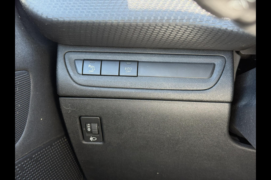 Peugeot 2008 1.2 PureTech Blue Lion 2e Eigenaar|Navi|Pano|Carplay|D-riem vv in 2024|Trekhaak|Airco|Cruise|PDC|N.A.P|APK tot 02-2027