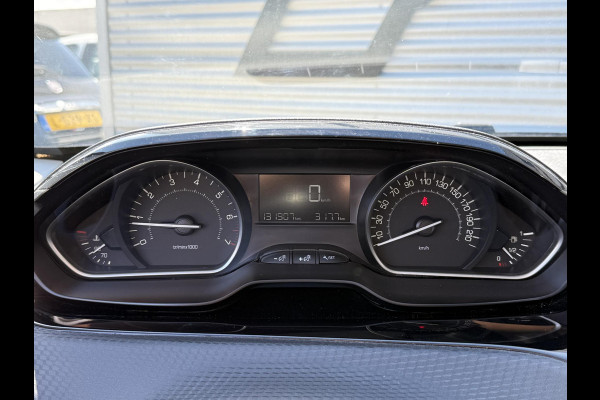 Peugeot 2008 1.2 PureTech Blue Lion 2e Eigenaar|Navi|Pano|Carplay|D-riem vv in 2024|Trekhaak|Airco|Cruise|PDC|N.A.P|APK tot 02-2027