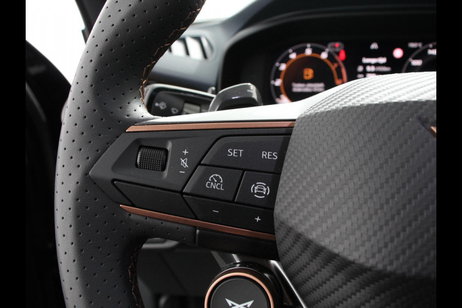 CUPRA Terramar 1.5 eTSI 150 pk Automaat Business Navigatie Apple Carplay/Android Auto PDC VA + Camera 18" LM Velgen Full LED Signature