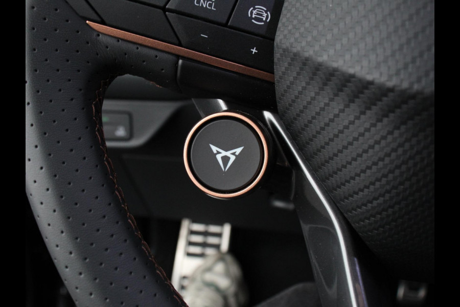 CUPRA Terramar 1.5 eTSI 150 pk Automaat Business Navigatie Apple Carplay/Android Auto PDC VA + Camera 18" LM Velgen Full LED Signature
