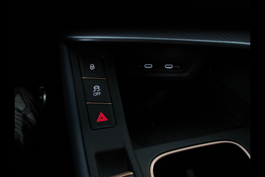 CUPRA Terramar 1.5 eTSI 150 pk Automaat Business Navigatie Apple Carplay/Android Auto PDC VA + Camera 18" LM Velgen Full LED Signature