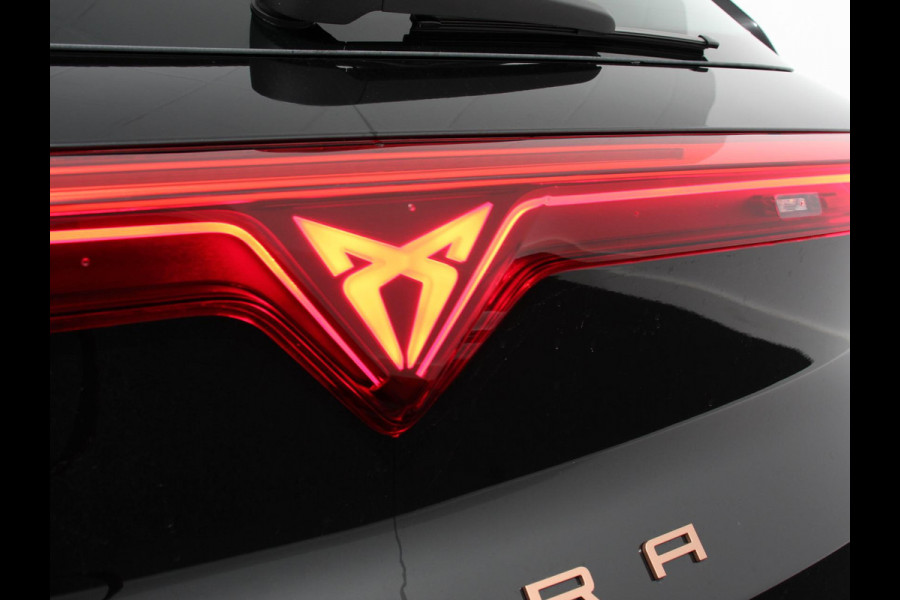 CUPRA Terramar 1.5 eTSI 150 pk Automaat Business Navigatie Apple Carplay/Android Auto PDC VA + Camera 18" LM Velgen Full LED Signature