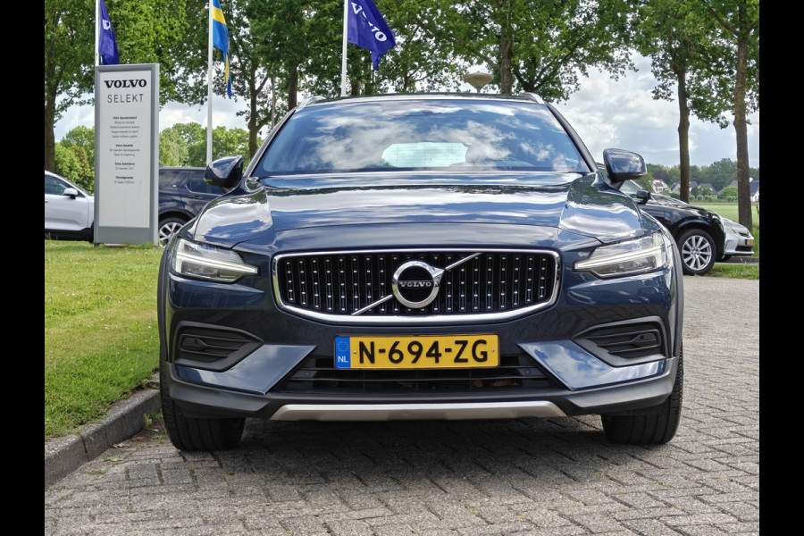 Volvo V60 Cross Country B5 265PK AWD Pro | Trekhaak | Adapt. Cruise | Stoelventilatie | Panodak |