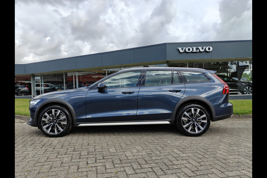Volvo V60 Cross Country B5 265PK AWD Pro | Trekhaak | Adapt. Cruise | Stoelventilatie | Panodak |