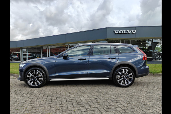 Volvo V60 Cross Country B5 265PK AWD Pro | Trekhaak | Adapt. Cruise | Stoelventilatie | Panodak |