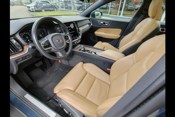 Volvo V60 Cross Country B5 265PK AWD Pro | Trekhaak | Adapt. Cruise | Stoelventilatie | Panodak |