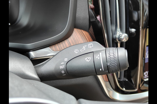Volvo V60 Cross Country B5 265PK AWD Pro | Trekhaak | Adapt. Cruise | Stoelventilatie | Panodak |