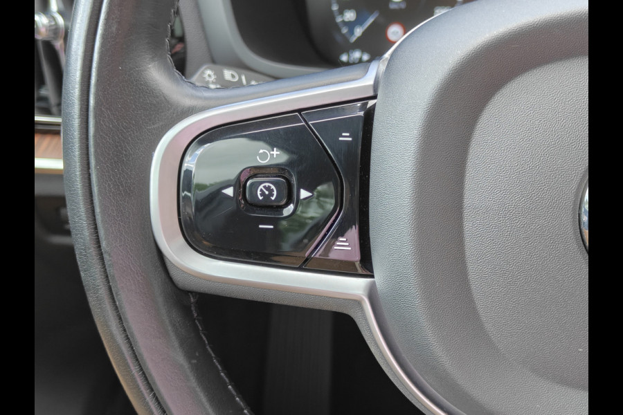 Volvo V60 Cross Country B5 265PK AWD Pro | Trekhaak | Adapt. Cruise | Stoelventilatie | Panodak |