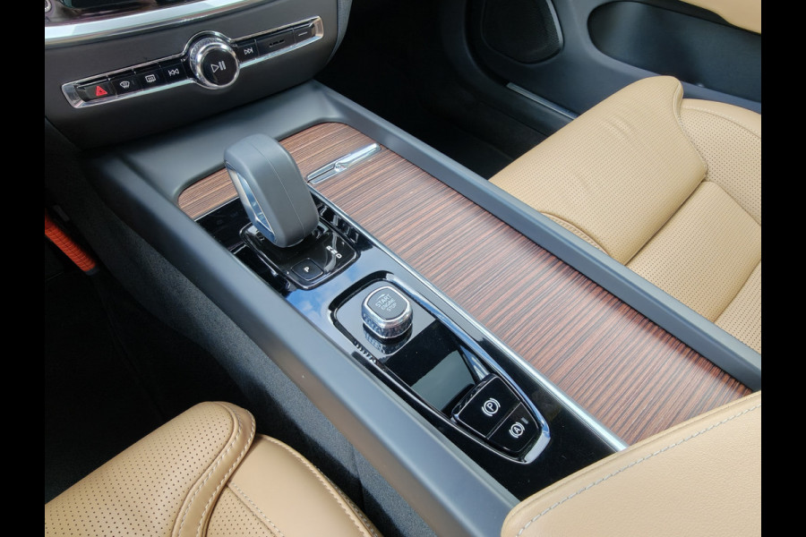 Volvo V60 Cross Country B5 265PK AWD Pro | Trekhaak | Adapt. Cruise | Stoelventilatie | Panodak |